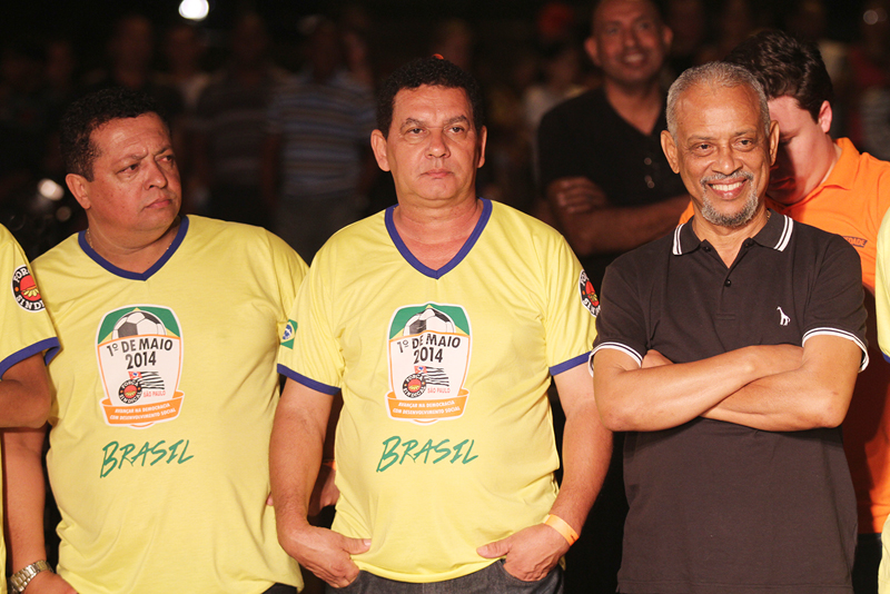 Milton Sobral, presidente do Sindetanol (à esquerda), Roberto Moreira, presidente do Sintiapp (ao centro)  e Danilo Pereira da Silva, presidente da Força Sindical SP (à direita), juntos no evento.